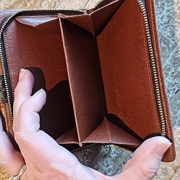 SOLD!!!  Louis Vuitton Monogram Porte Papier Zipper Bifold Wallet EUC with COA - Picture 14 of 15